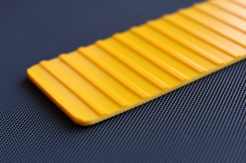 5.5mm 黄一面直条纹一面钻石纹